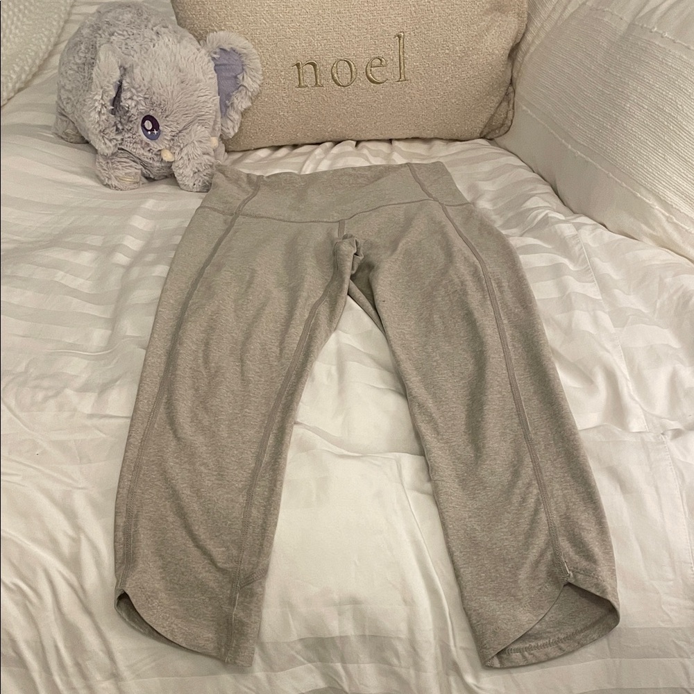 Zelle Gray Cropped Leggings